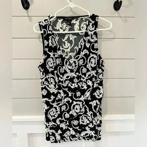 White House Black Market Sleeveless Blouse‎